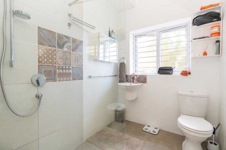 To Let 2 Bedroom Property for Rent in Vredehoek Western Cape